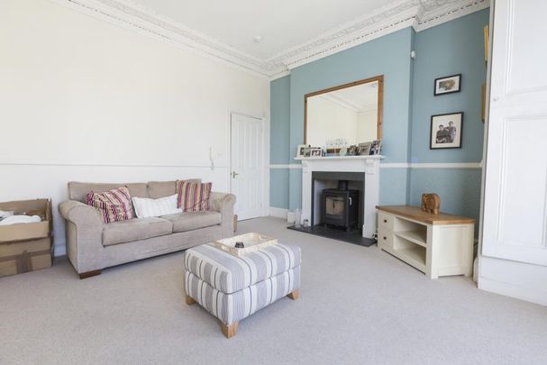 2 Bed Flat - Photo 1