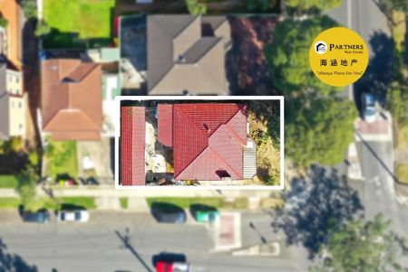“Renovated House 3 Bed 1.5 Bath and 2 Car Spaces” - Photo 2
