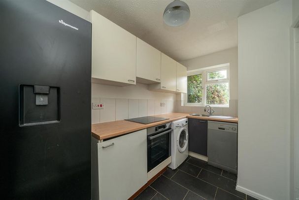 2 bedroom end of terrace house to rent - Photo 1