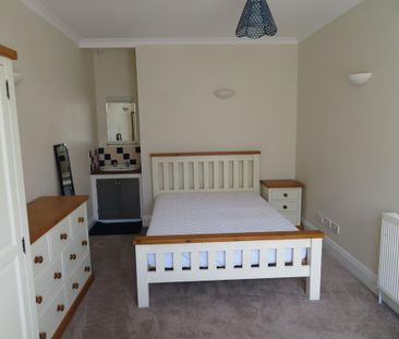 4 bedroom terraced house to rent - Photo 3