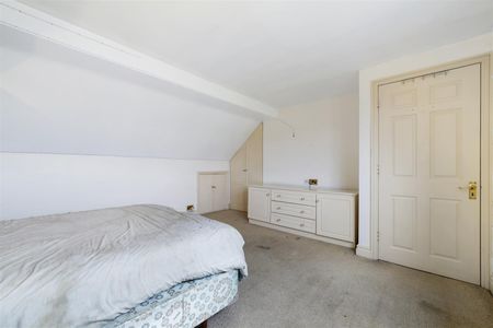 Semi-Detached House To Let - Photo 4