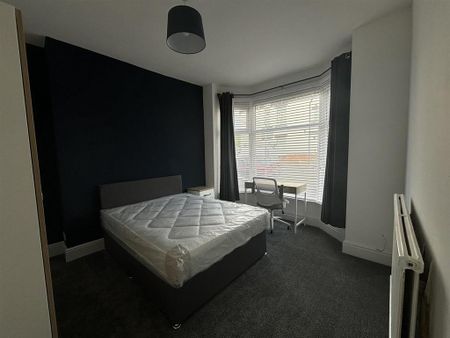 2 bedroom private hall to rent - Photo 3