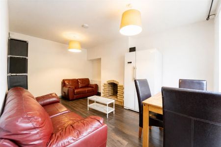 5 bedroom house to rent - Photo 2