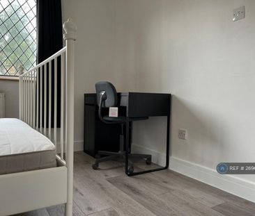 4 bedroom terraced house to rent - Photo 4
