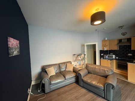1 bedroom flat to rent - Photo 2