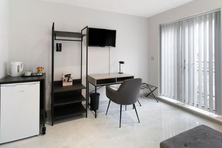 1 bedroom in a house share to rent - Photo 2