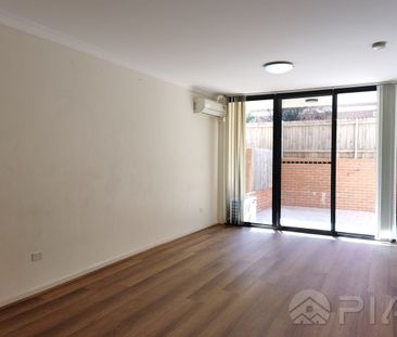 2 Bedroom great location unit available for rent in Granville - Photo 1