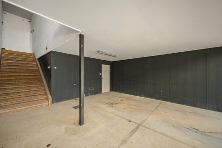 Sunny 1 Bedroom Townhouse with Courtyard - Photo 2