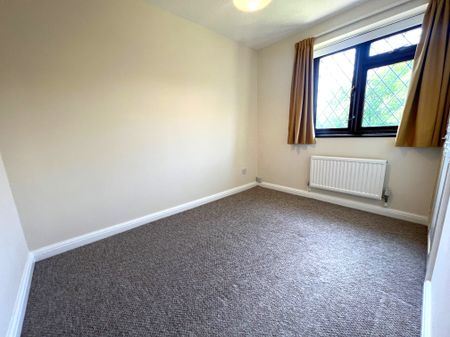 4 bedroom detached house to rent - Photo 3