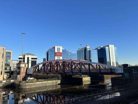 No Old Trafford, M17 - Photo 3