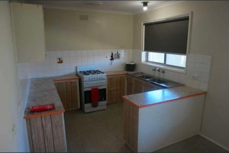 Gladstone Park - Photo 3