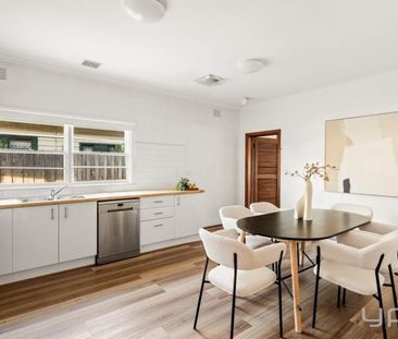 Sophisticated Charm, South Side Werribee - A Rare Find! - Photo 3