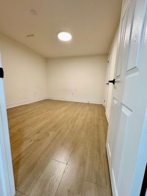 For Lease - 8 Devins Drive Unit# Basement, Aurora, Ontario - Photo 1