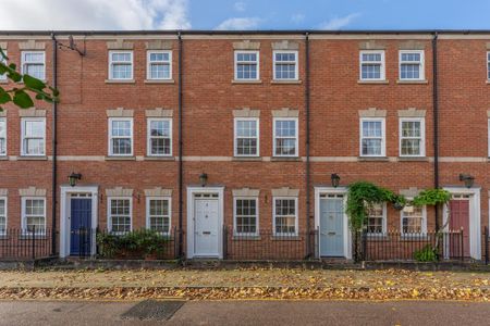 3 bedroom terraced house to rent - Photo 2