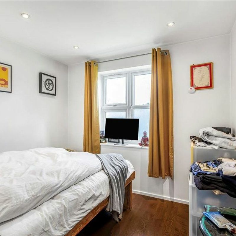 Cadet Drive, SE1, London - Photo 1