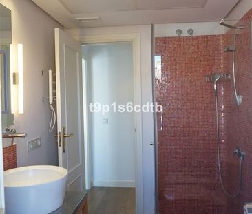 Penthouse in Nueva Andalucía - Photo 4