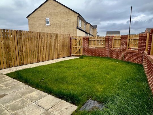 Chalk Road, Doncaster, Stainforth - Photo 1