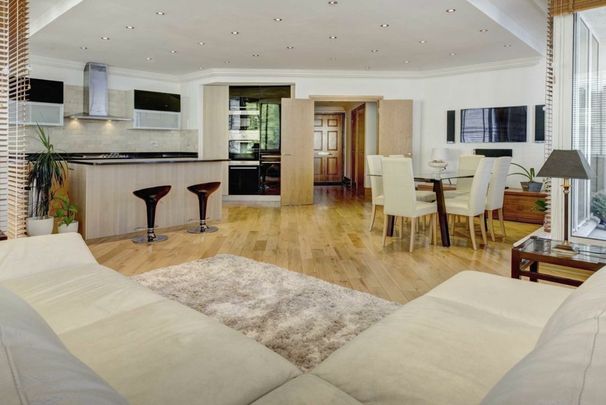 The Quadrangle - Photo 1