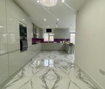 5 Bed Semi-Detached House, Fairmead Road, CR0 - Photo 1