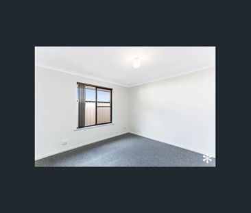 Family Living with Low-Maintenance Lifestyle in Parmelia - Photo 5