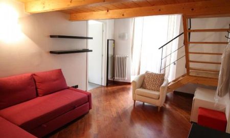Prati-Vatican: 1 Bedroom loft in well kept building near shops, services, metro. Completely refurbished, living, renovated kitchen, air conditioning. Ref 853 - Photo 2