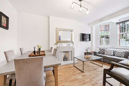 A well maintained two bedroom apartment located in the ever popular Cadogan Square with a private terrace. - Photo 4