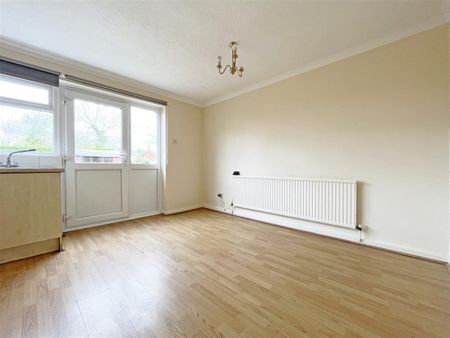 3 bedroom Town house to rent - Photo 3