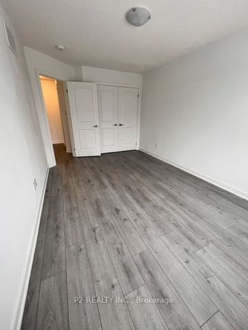 Townhouse For Lease | S7385446 - Photo 4