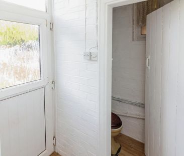 2 bedroom terraced house to rent - Photo 2