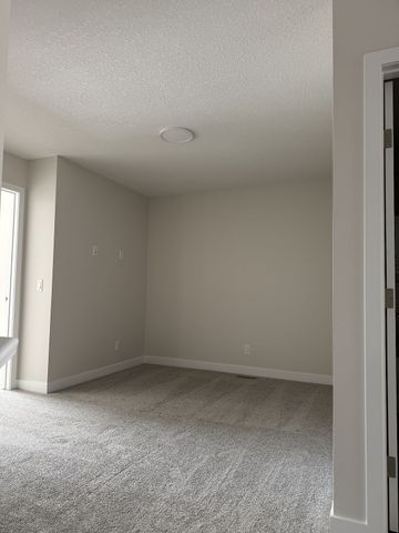 25 Mitchell Rd NW, Calgary - Photo 3