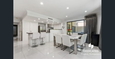 Executive Family Home with Pool and Prestige - Photo 4