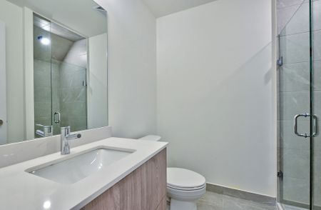 For Lease - 14 David Eyer Road Unit# 1017, Richmond Hill, Ontario - Photo 3