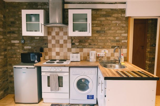 Studio Flat, Fullwood's Mews, N1 - Photo 1