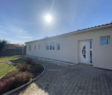 33450 SAINT-LOUBES - Maison de plain-pied de 4 chambres avec jardin... - Photo 3