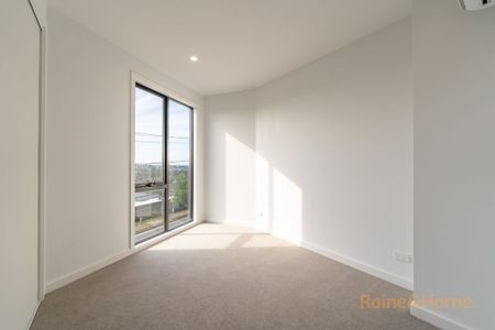 STUNNING BRAND-NEW MODERN TOWNHOME! - Photo 4