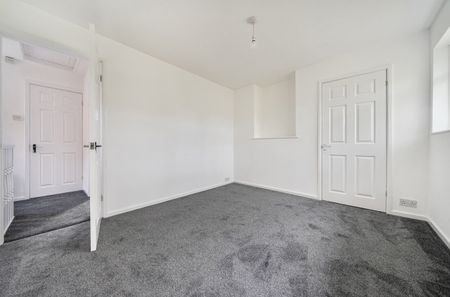 2 bedroom semi-detached house to rent - Photo 3