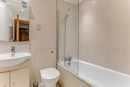 1 Bedroom Flat To Let - Photo 4