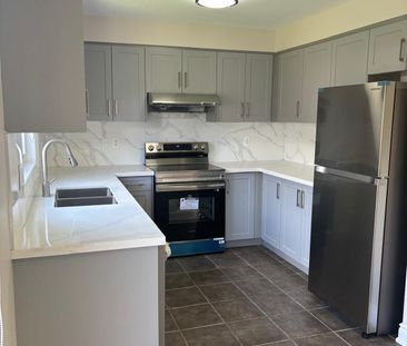 For Lease - 10 Bramacre Court, Brampton, Ontario - Photo 5