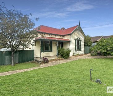 THREE BEDROOM CLOSE TO SCHOOLS AND DAYCARE - Photo 3