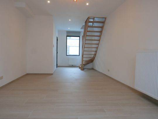 Volledig gerenoveerde en instapklare woning - Photo 1