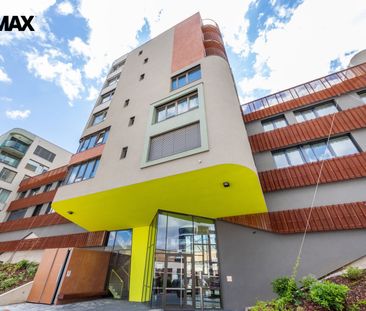 Pronájem bytu 2+kk 41 m², U Komína, Praha Radlice - Photo 1