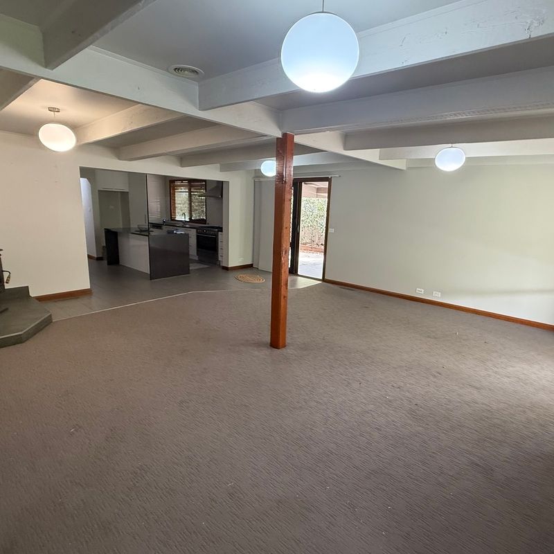 Spacious 3-Bedroom Family Home on Large Block in Quiet Mooroopna Location - Photo 1