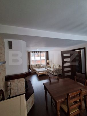 Casă spațioasă de închiriat, 250 mp utili, vedere spre p - Fotografie 1