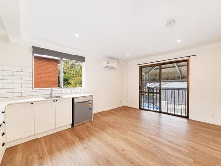 TASTEFUL ONE BEDROOM LOCATED IN THE HEART OF WAVERLEY! - Photo 5
