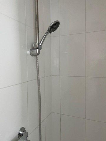 House share to rent - Photo 2