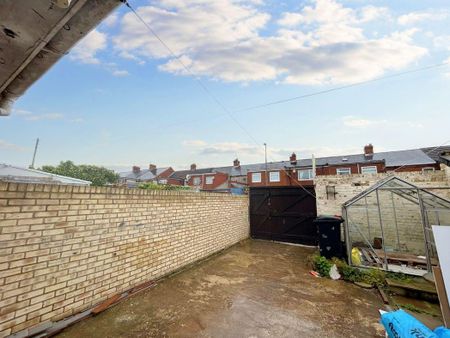 2 bed terraced house to rent in NE63 - Photo 4