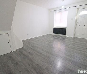 2 bedroom semi-detached house to rent - Photo 5