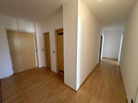 Großartige Dachgeschoßwohnung im Stadtzentrum mit Terrasse! - Photo 5