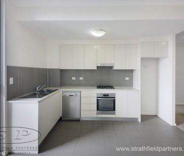 Spacious One Bedroom Apartment - Photo 6