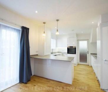 3 bedroom property to rent in London - Photo 3